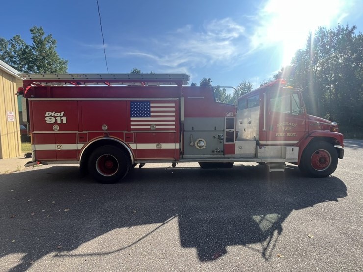1996-freightliner-fl80-image-6