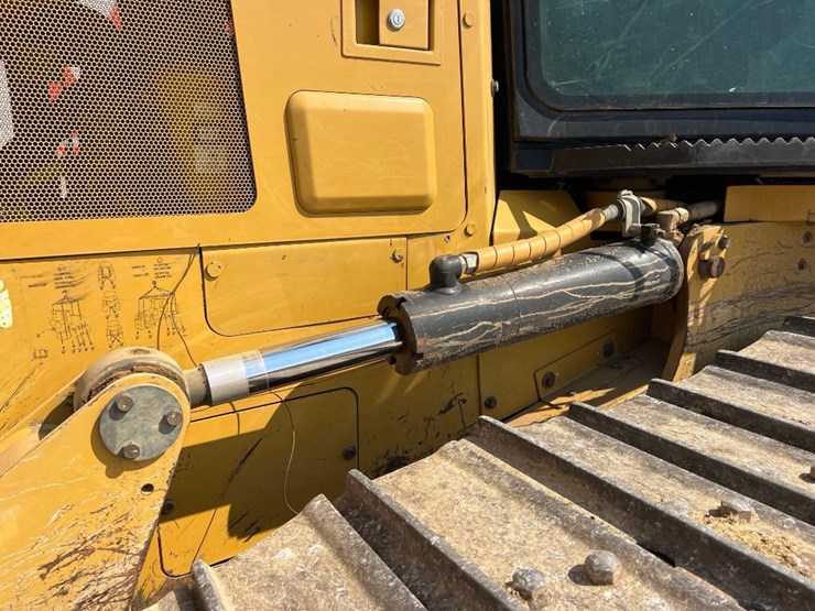 2019-caterpillar-d6k2-lgp-image-12
