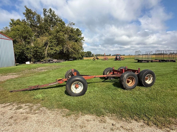 electric-tandem-silage-wagon-running-gear-image-4