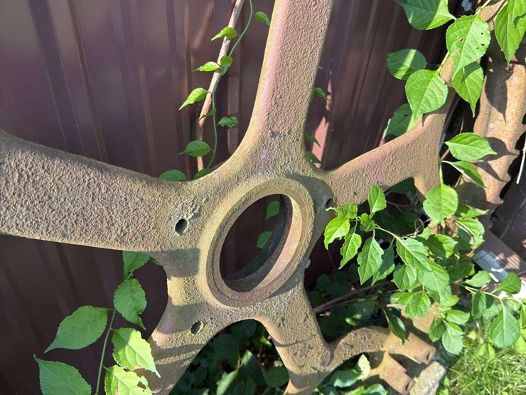 (2)-avery-25-50-bull-gears-image-7