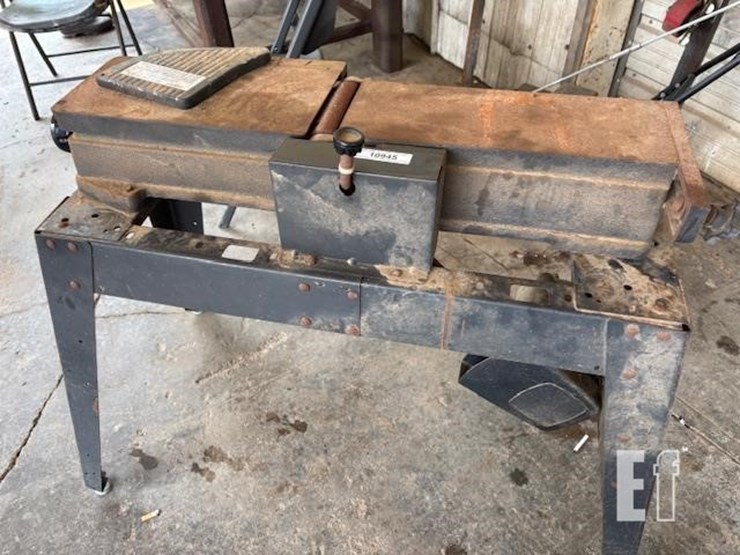 craftsman-1132c6931-wood-planer-on-stand-image-2
