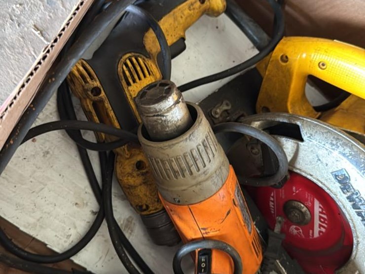 #155-•-electric-dewalt-skill-saw,-dewalt-drill-&-heat-gun-image-1