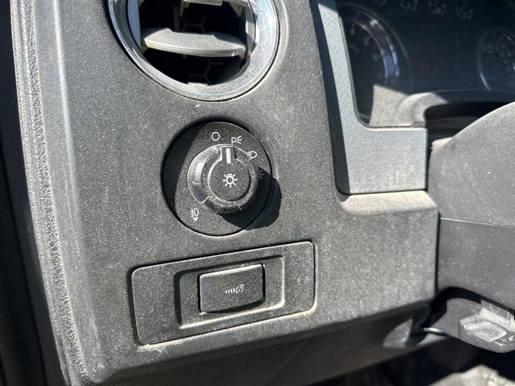 2013-ford-f150-xlt-image-28