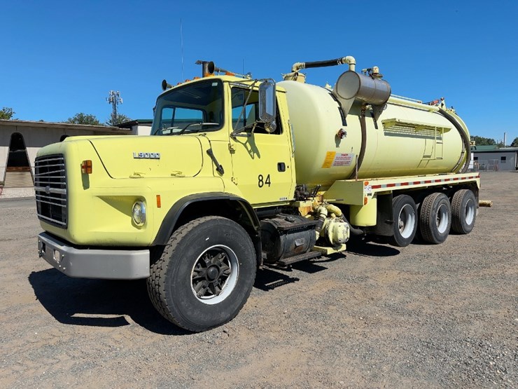 1995-ford-l9000-image-1