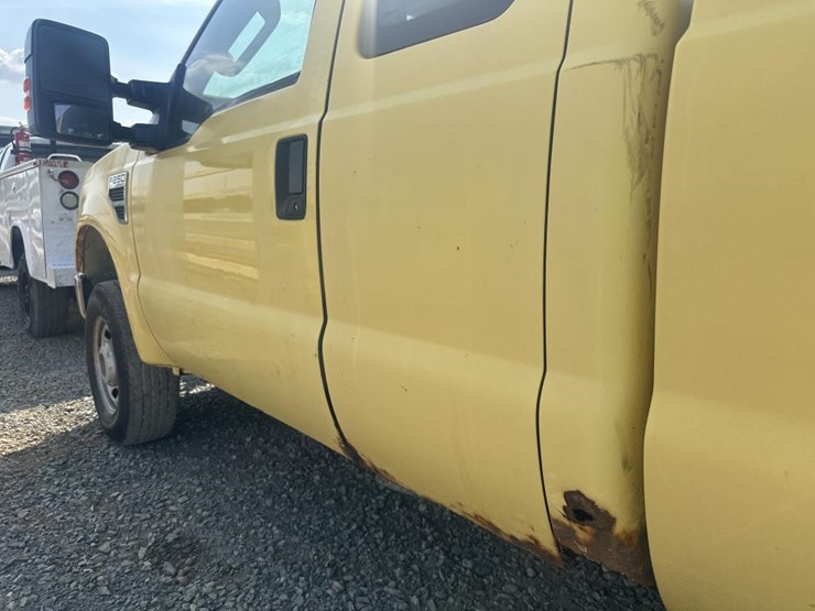2010-ford-f250-image-19