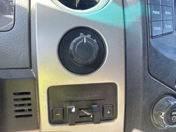 2013-ford-f150-xlt-image-30
