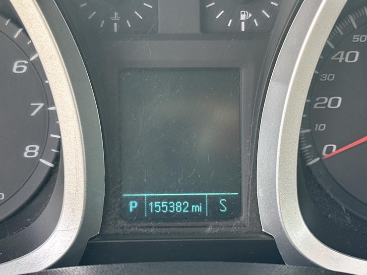 2015-chevrolet-equinox-image-30