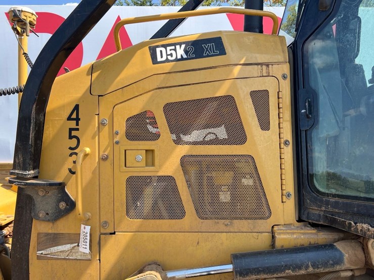 2016-caterpillar-d5k2-xl-image-27