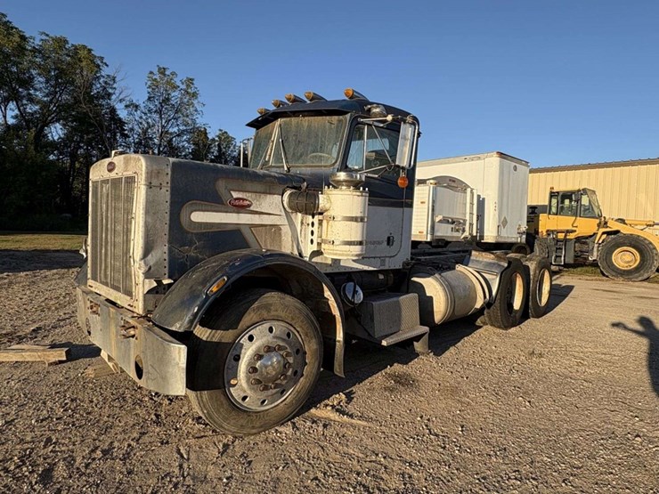 1977-peterbilt-359-image-1
