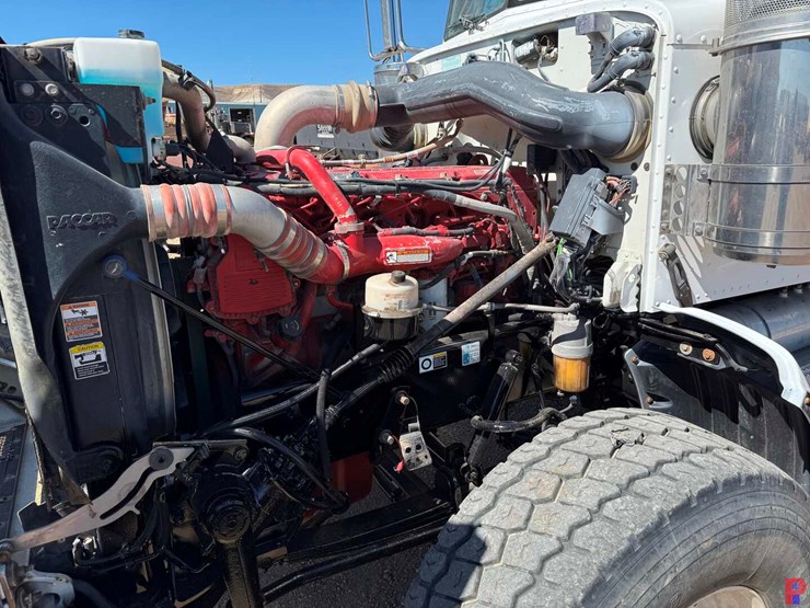 2012-peterbilt-367-image-18