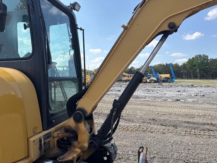 2014-caterpillar-303.5e-cr-image-18