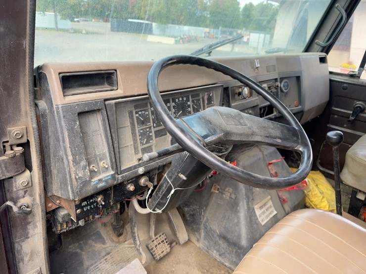 1990-international-4900-image-23