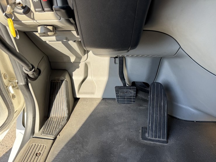 2020-peterbilt-579-image-46