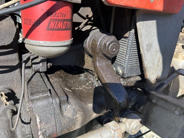 massey-ferguson-165-image-15
