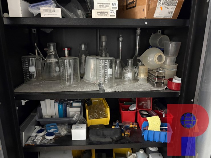 3’-x-1.5’-x-6’-storage-cabinet-w/-lab-equipment-image-3