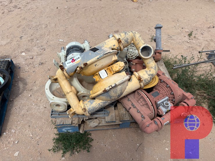 pallet-w/-(5)-dayton-diaphragm-pumps-&-misc.-parts-image-2