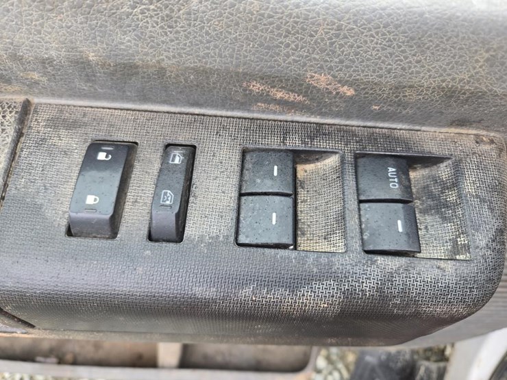 2011-ford-f550-image-63