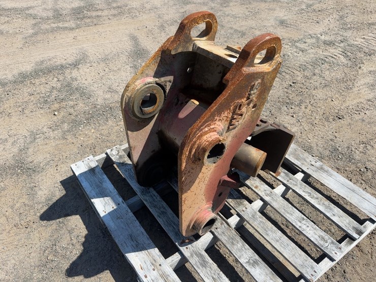wr-hyd-tilting-swinger-coupler-image-2