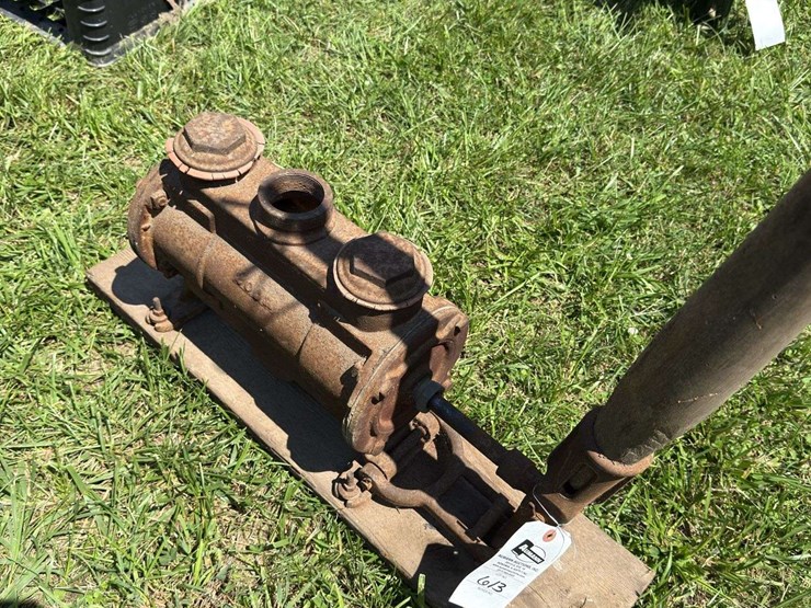 steam-engine-water-wagon-pump-image-4