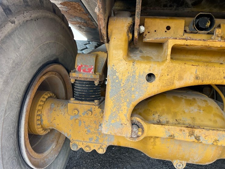 2005-caterpillar-740-image-24