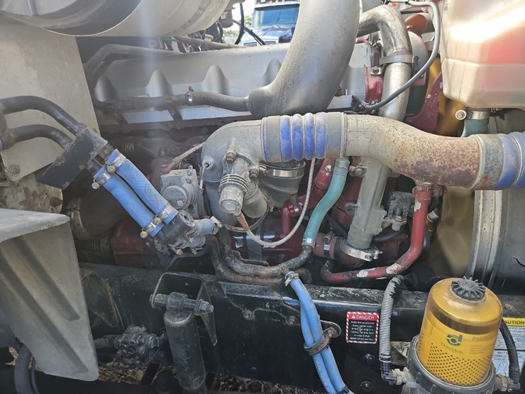 2012-mack-pinnacle-cxu613-image-11