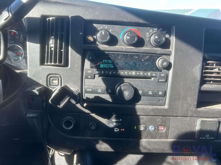2019-chevrolet-express-2500-image-14