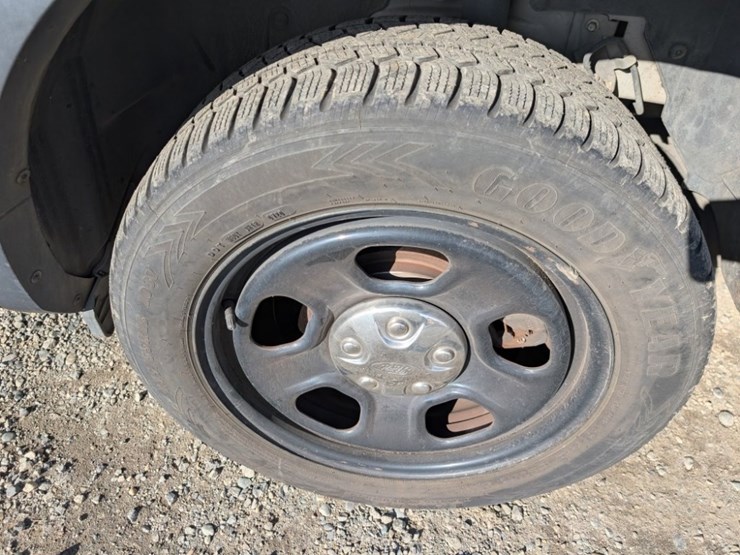 2014-ford-explorer-image-18