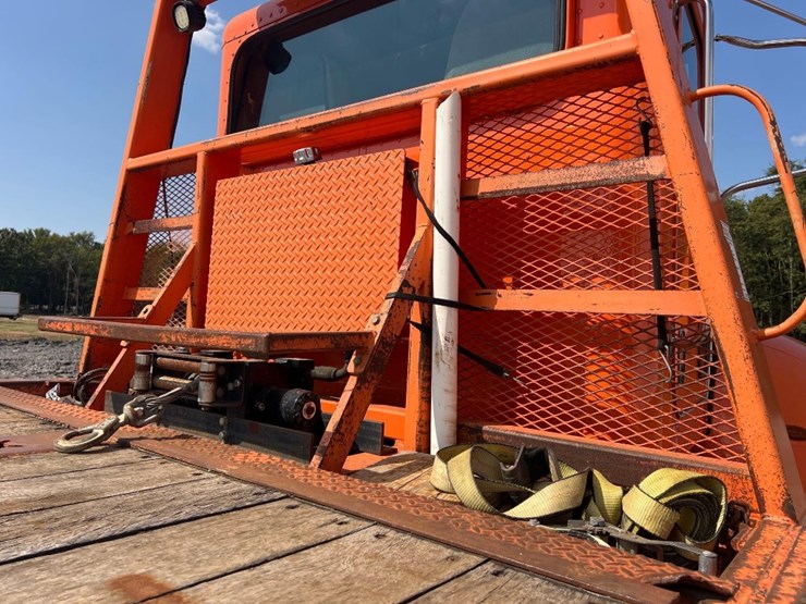 2016-peterbilt-pb337-flatbed-truck-image-17