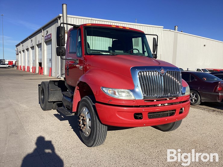 2007-international-durastar-4400-image-3