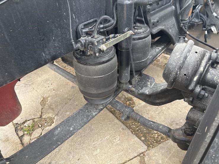 2020-peterbilt-389-image-58