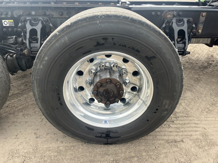 2020-kenworth-t680-image-145