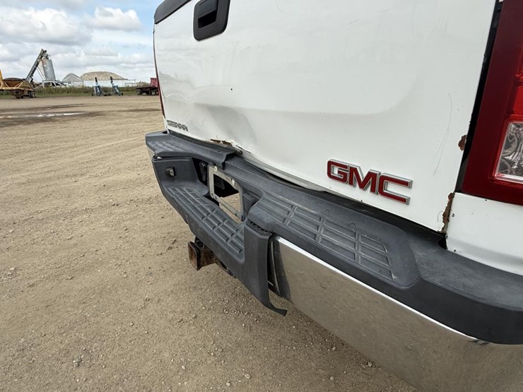2011-gmc-2500hd-image-28