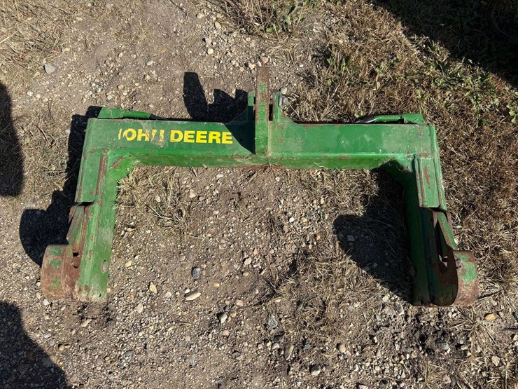 john-deere-quick-hitch.-this-item-is-located-in-south-dakota,-therefore-south-dakota-sales-tax-rules-image-1