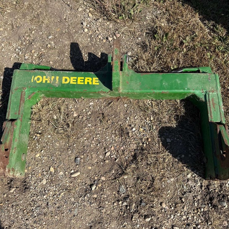 John Deere Quick Hitch. This Item is Located in South Dakota, Therefore South Dakota Sales Tax Rules