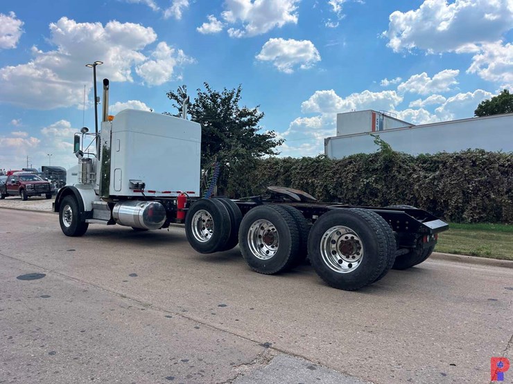 2013-kenworth-t800-image-5