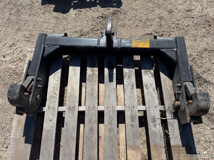cat-iii-3-point-quick-hitch-image-1