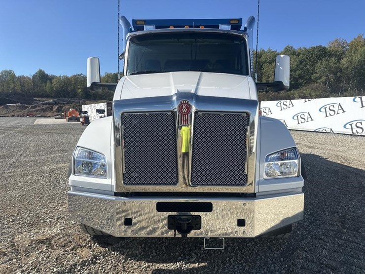 2025-kenworth-t880-image-8