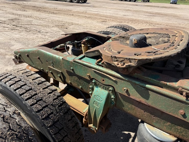 #1752-•-1979-peterbilt-day-cab-heavy-haul-image-25