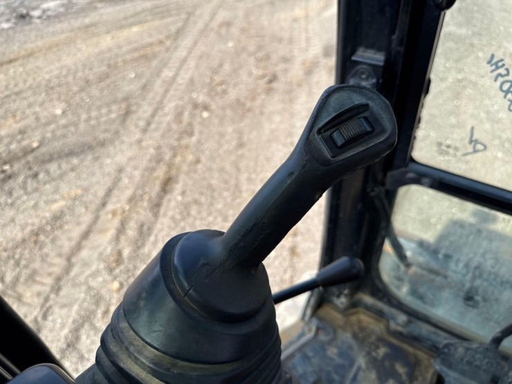 2014-caterpillar-303.5e-cr-image-32