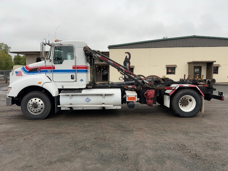 2015-kenworth-t440-image-2