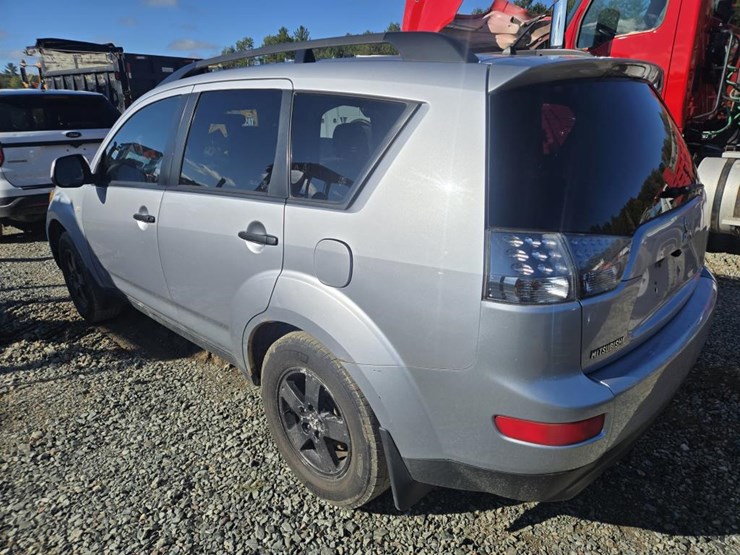 2007-mitsubishi-outlander-image-13