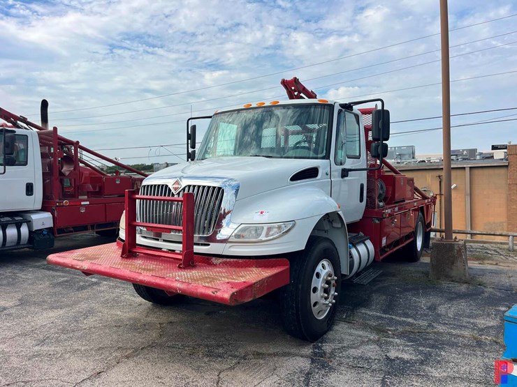2019-international-durastar-4300-image-2