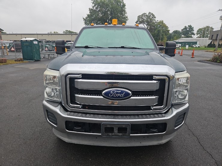 2011-ford-f350-xlt-image-2