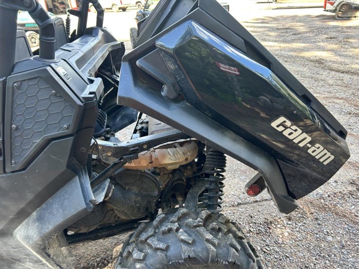 #1401-•-2023-can-am-1000r-commander-xt-image-27