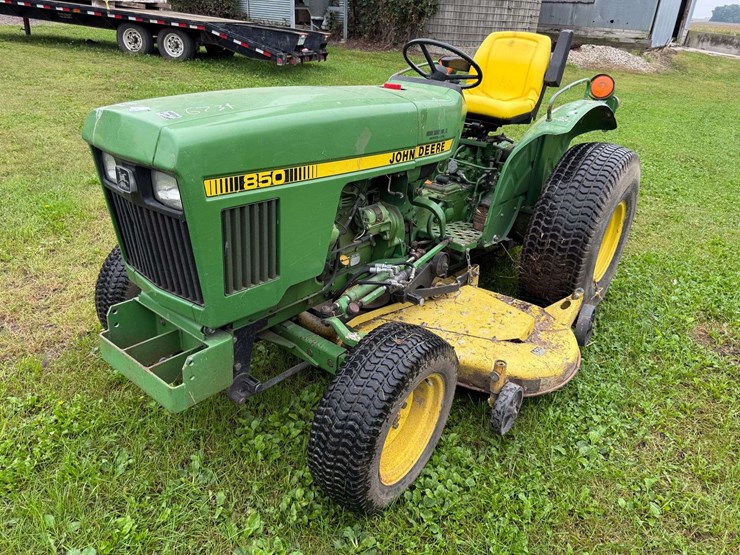 john-deere-850-image-2