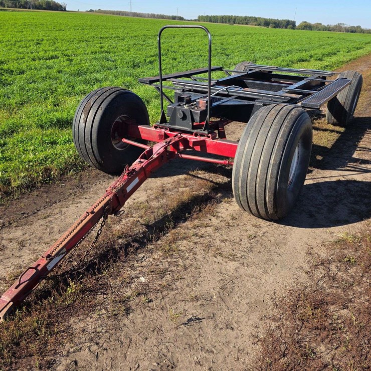 Anhydrous Running Gear, Extendable Hitch, Rear Brakes, 21.5L-16.1 Tires, Rear Lights