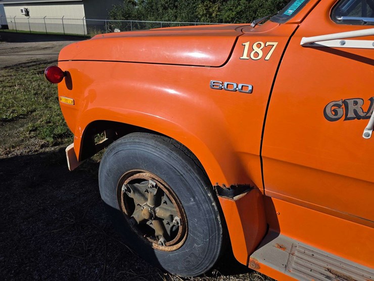 dodge-d600-image-4