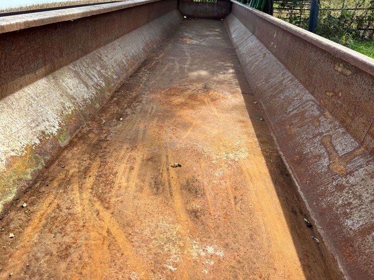 (2)-macksteel-feed-bunks,-22’-long,-43”-wide,-29”-tall,-15”-deep-image-7