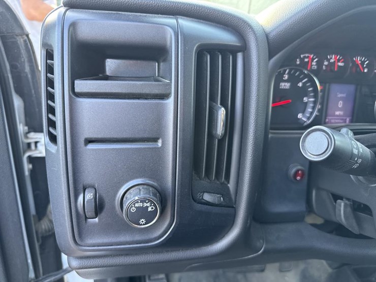 2019-chevrolet-1500-image-26