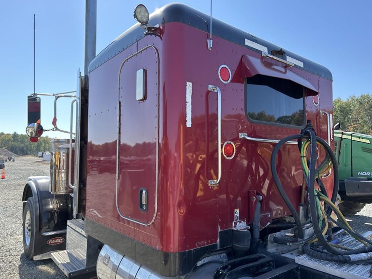 2012-peterbilt-389-image-14